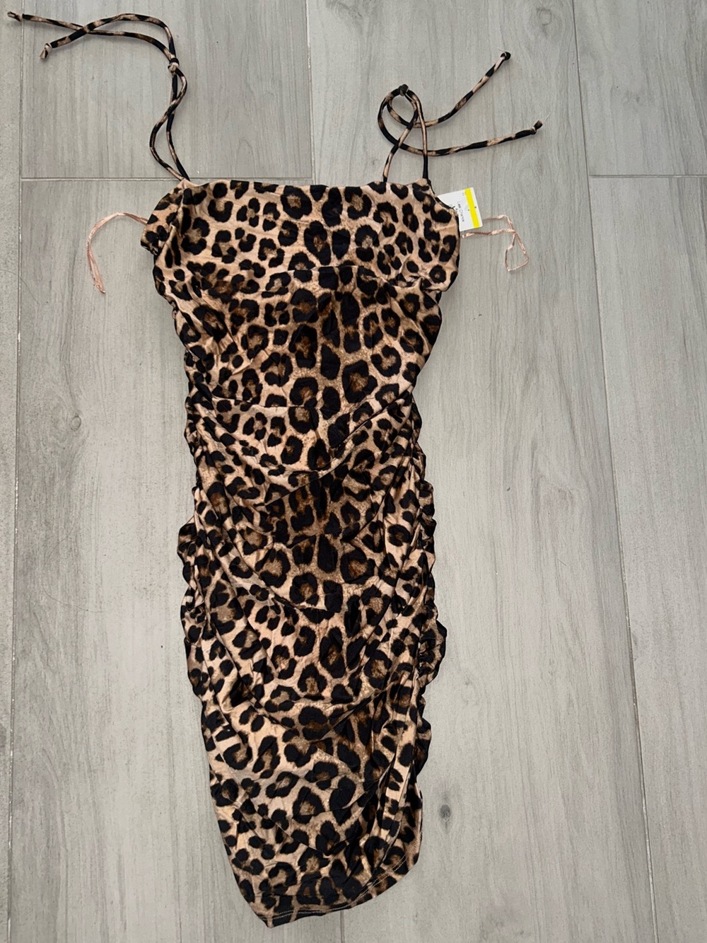 NEW Good American Leopard Print Satiny Ruched Tan Bodycon Mini Dress Size S - Picture 3 of 7